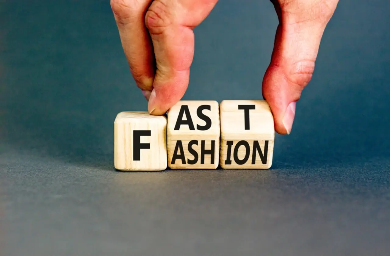 Fast Fashion - Must Clothing